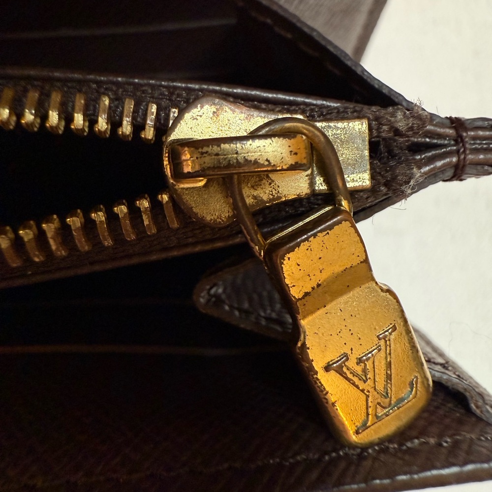 Louis Vuitton Sarah Wallet Damier Ebene Canvas Made in France (Monogrammed A.T.) - Picture 12 of 13